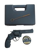 Револьвер под патрон Флобера 4 мм. Stalker S 4,5" Black (силуминовый барабан) с комплектом чешских патронов Sellier and Bellot (200шт.) с шомполом в кейсе